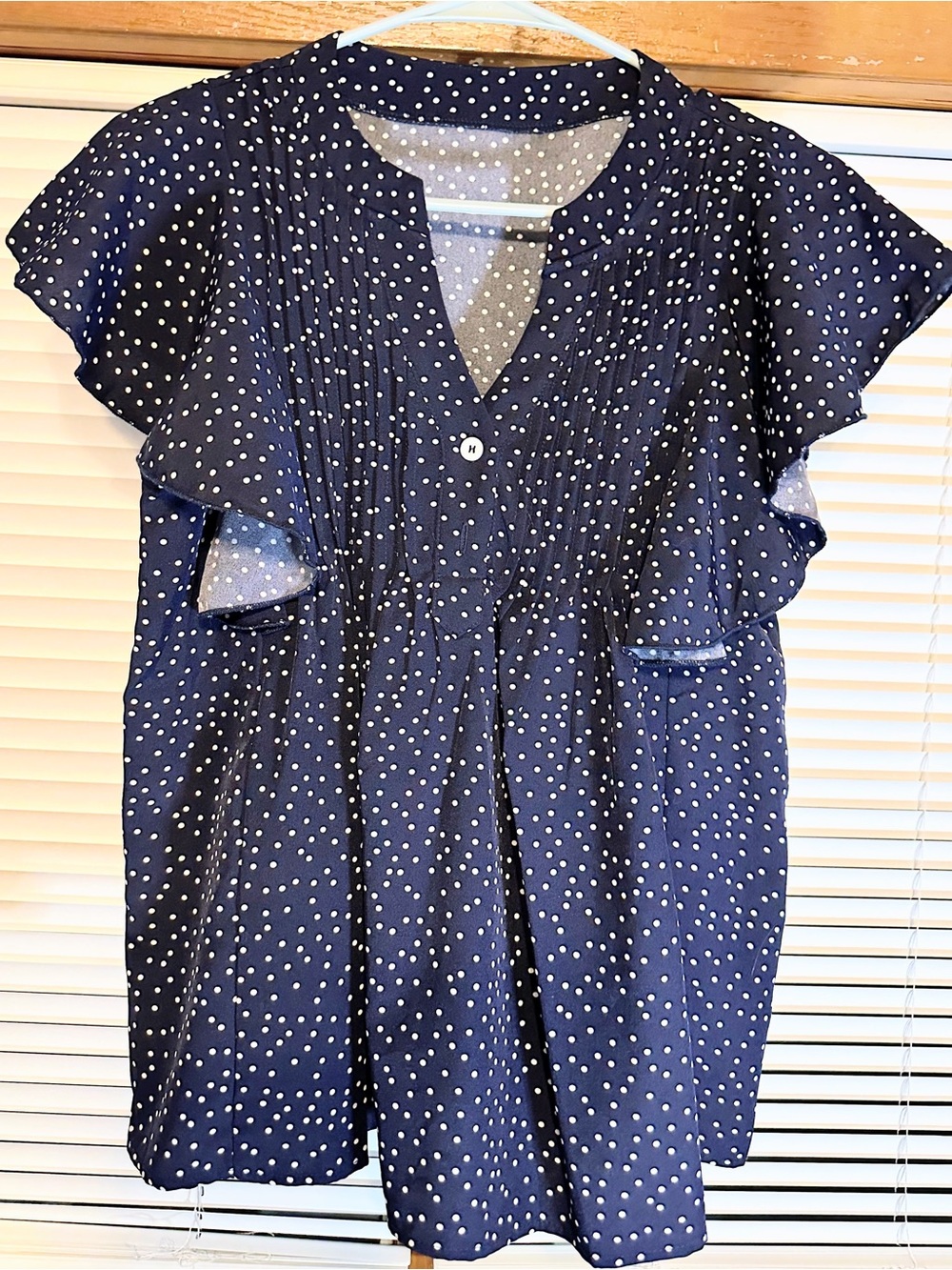 Women’s Navy Polka Dot Flutter Sleeve Blouse size small